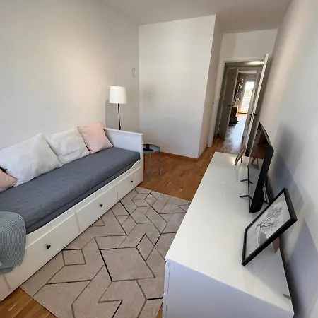 Turquoise Apartment *